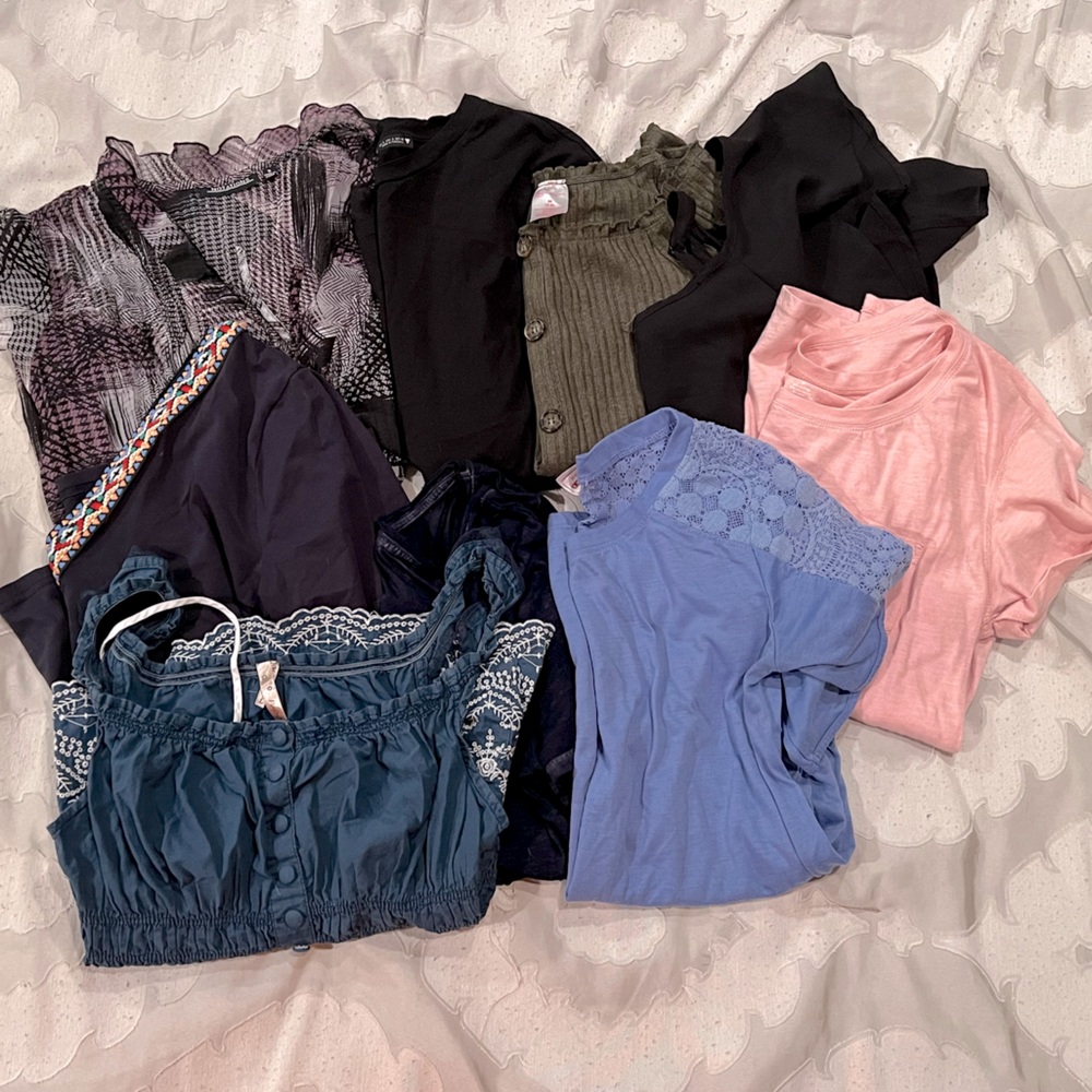 Bundle of womens summer tops